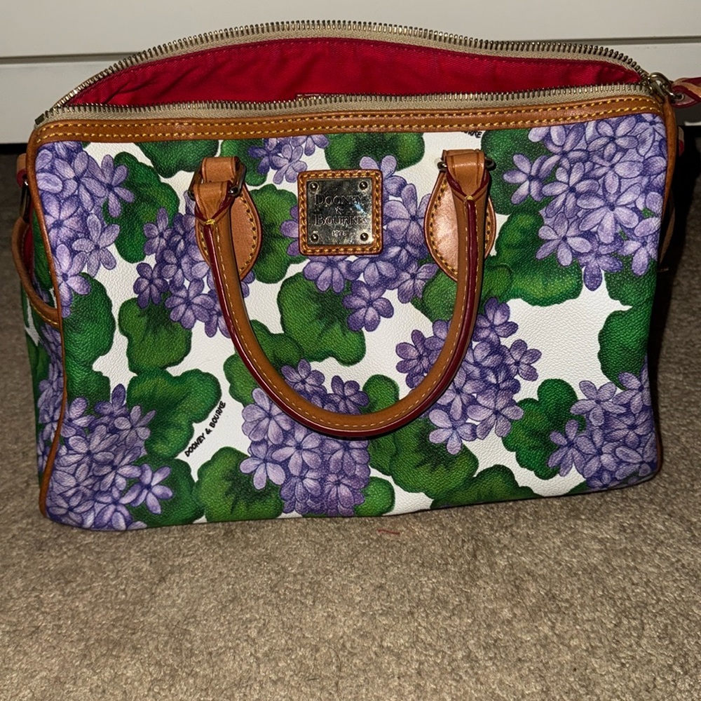 Dooney & Bourke purse.